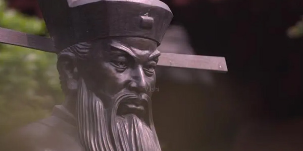 包拯相当于现在多大的官 包拯最大的官名是什么？