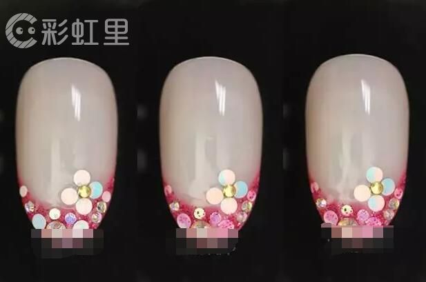 裸色法式美甲 带亮片美甲教程