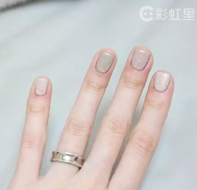 为什么女生爱美甲 女生喜欢美甲的小事