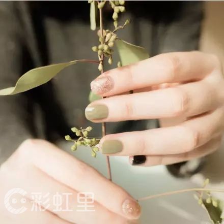 为什么女生爱美甲 女生喜欢美甲的小事