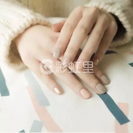 为什么女生爱美甲 女生喜欢美甲的小事