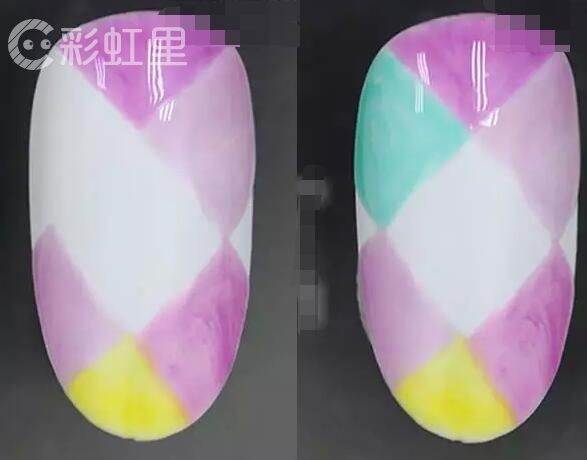 格子跳色美甲 格子美甲教程