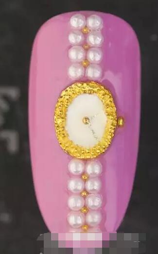 金属饰品美甲图片 奢侈美甲教程