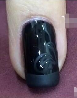 磨砂美甲怎么做  磨砂黑美甲教程