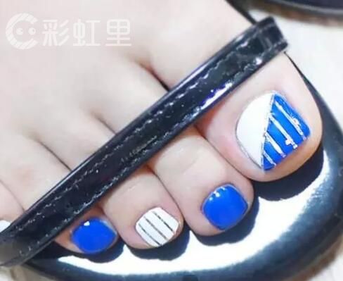 简约线条美甲 简约脚美甲教程