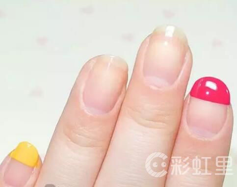 蜡笔小新美甲图片 卡通美甲教程