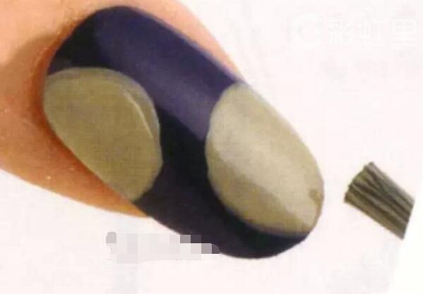 淡紫色美甲 手绘小花美甲教程