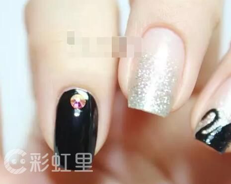 黑白银美甲 闪粉美甲步骤