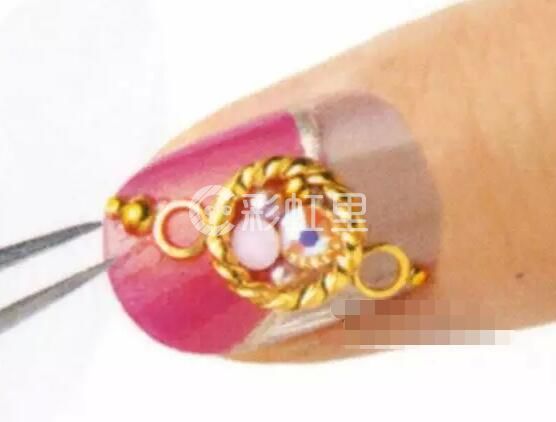 铆钉款美甲 金属系美甲教程