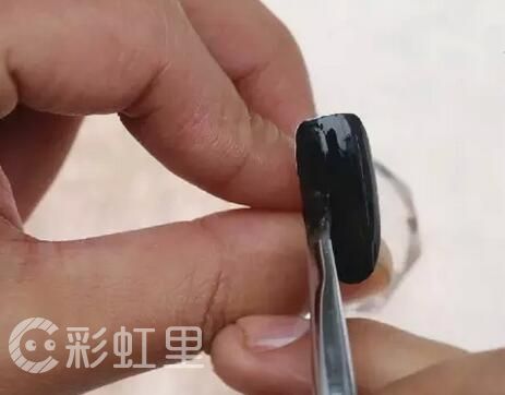 黑色美甲款式　花朵美甲教程