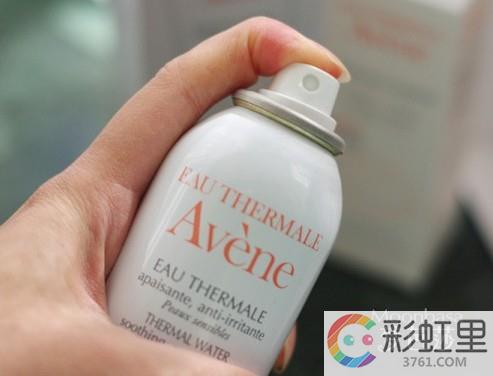 雅漾喷雾男生可以用吗雅漾喷雾补水有效果吗