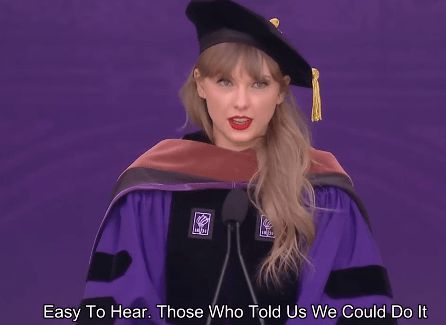 恭喜TaylorSwift！霉霉获纽约大学荣誉博士学位