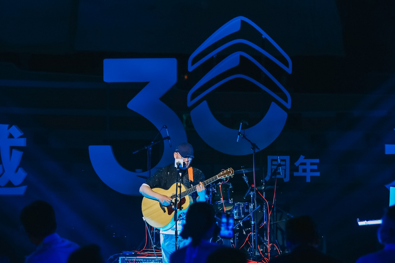 东风雪铁龙30周年：坚持“以客户为中心”，用爱驱动下一个30年