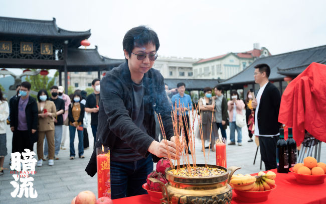 精品悬疑爱情短剧《暗流》开机 高能反转引关注