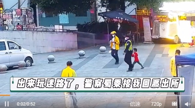 美好的回忆！迷路小朋友在派出所顺便吃了个蛋糕