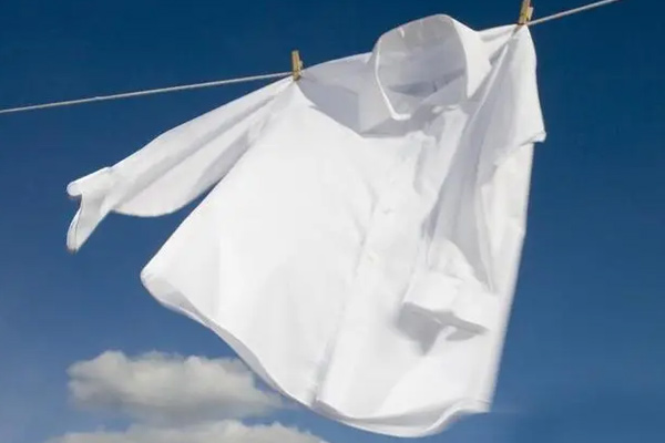 白衣服上的陈旧黄渍怎么洗 白衣服有黄渍的原因
