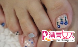 秋季流行什么脚美甲?这些你尝试了吗?