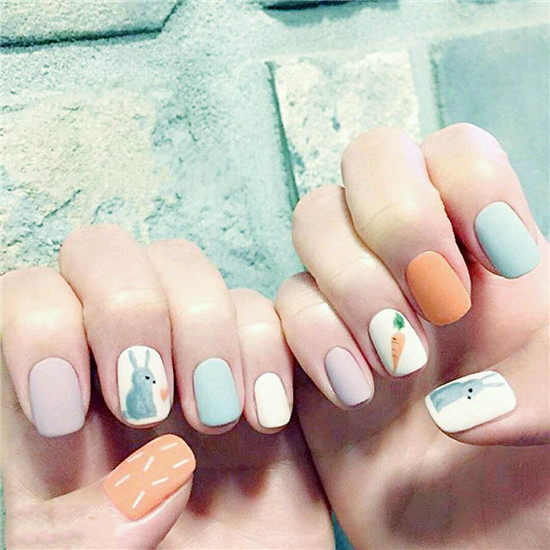 适合冬天的美甲颜色 优雅冬天美甲图片