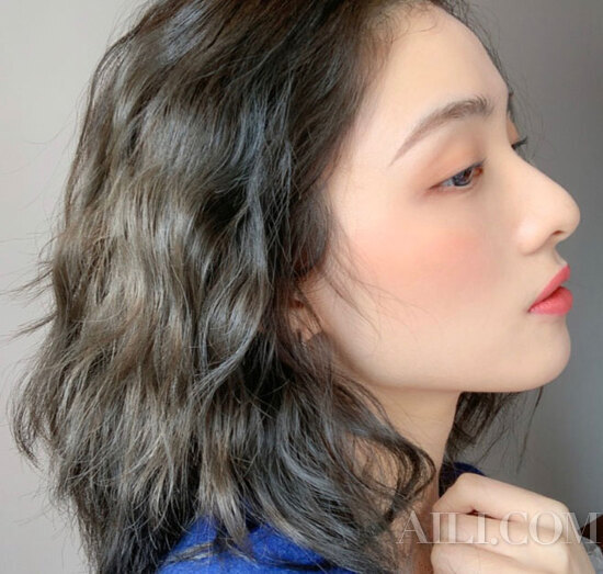 妆可不画 夏天必染光泽雾感奶霜显白发色