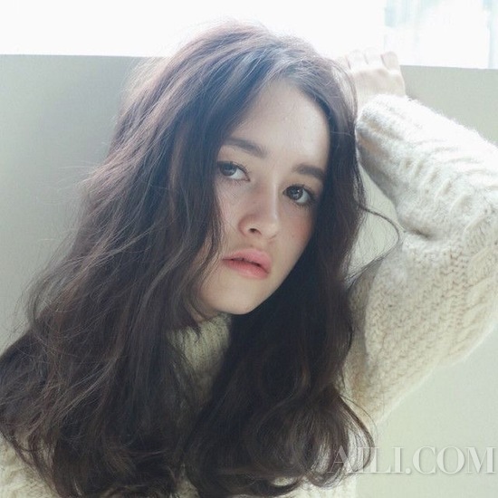 染对发色可以修饰脸型?发色小心机肉脸秒变瓜子脸!
