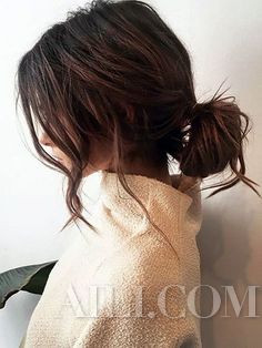 秋冬季节朴信惠都染这发色 雾面冷灰、枫糖棕最显白