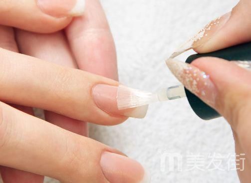 指甲油怎么涂才好看 掌握这些技巧美甲才有高级感