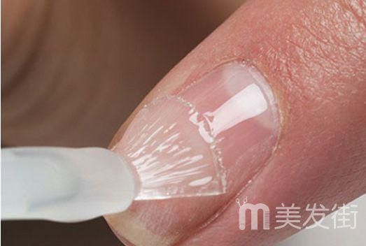 指甲油怎么涂才好看 掌握这些技巧美甲才有高级感
