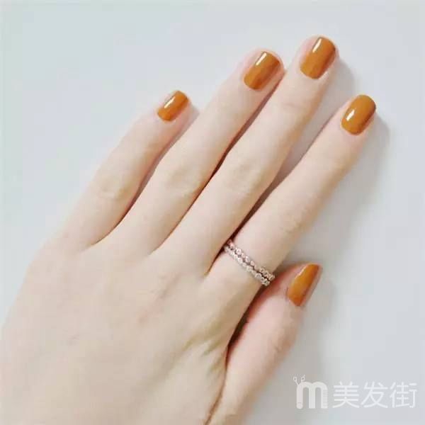 纯色美甲图片显手白 6款适合夏季的纯色美甲图片