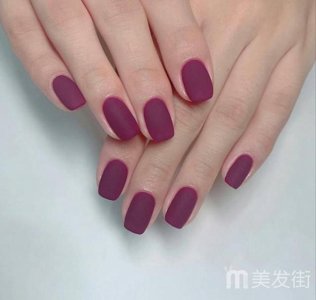 纯色美甲图片显手白 6款适合夏季的纯色美甲图片