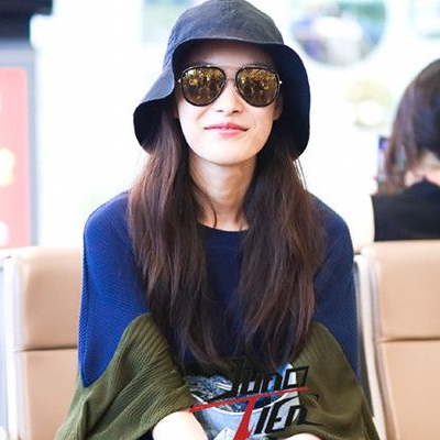 橄榄绿配什么颜色好看  倪妮同款颜色服饰街拍