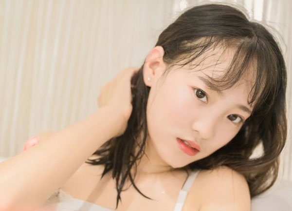 乳房胀痛有硬块是怎么回事 女人乳房保养多吃这