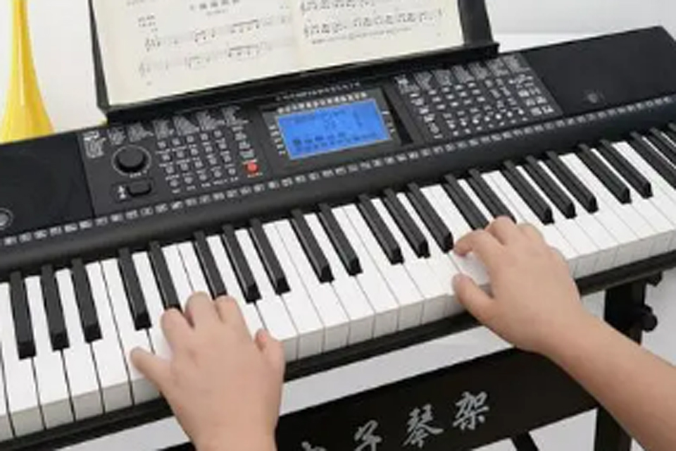 电子琴自学能学会吗 电子琴自学要多久
