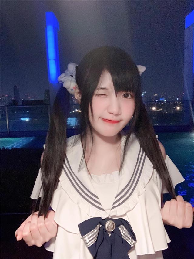 27岁女网红"棒糖妹"去世 疑因吃饭时被食物噎到