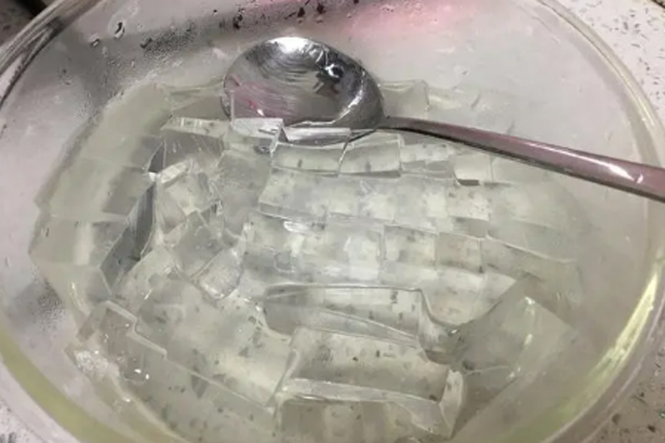 手工冰粉制作方法和配方 搓冰粉要多久
