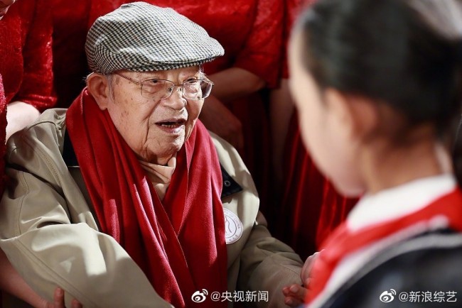 词作家乔羽去世 代表作《难忘今宵》享年95岁