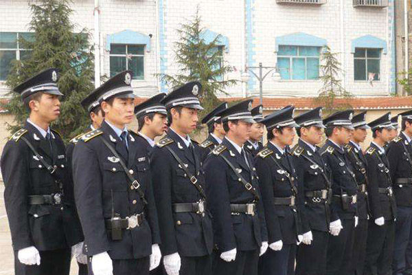 月薪过万的文科职业：汉语言文学上榜 第3在市场中缺口很大