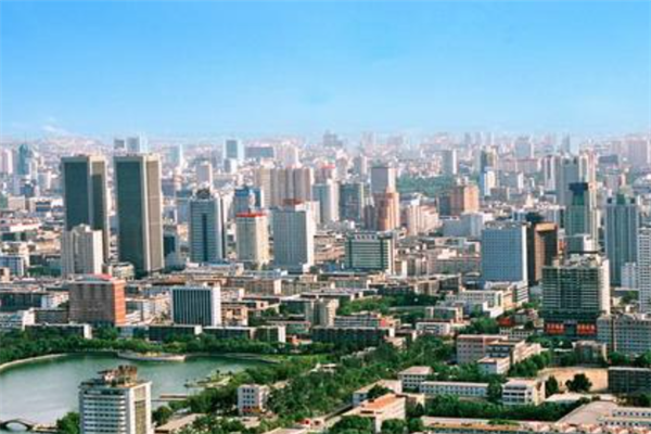 全国十大人口流出城市：呼和浩特上榜，第八四季如春