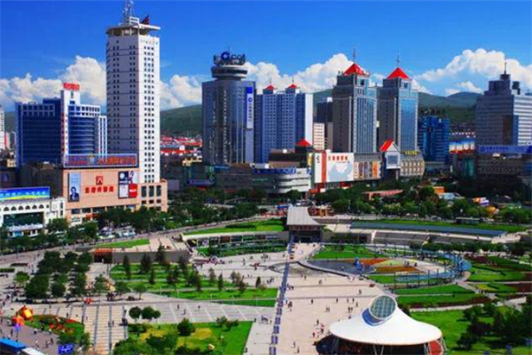 全国十大人口流出城市：呼和浩特上榜，第八四季如春