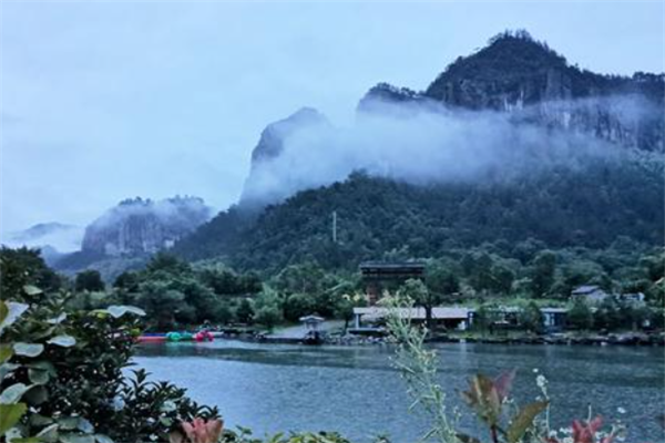 中国十大隐居圣地：后岸村上榜，第八有着“春城”之称