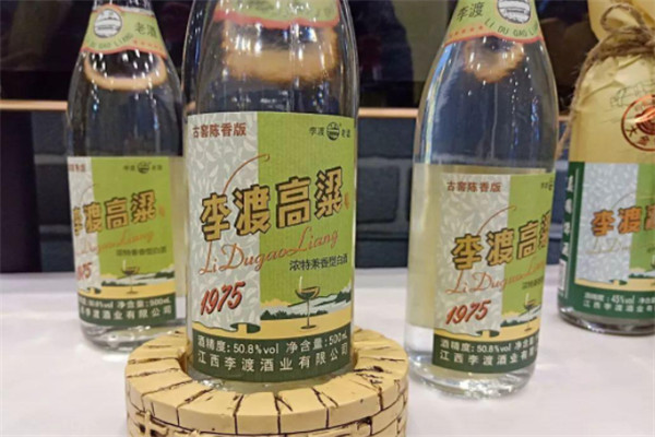 江西十大名酒排行榜：堆花酒上榜，第五是百年孤独