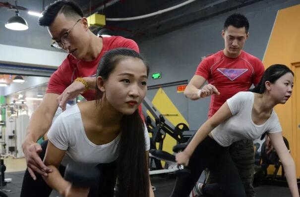 没学历最吃香的十大职业 代驾上榜,月嫂排名第一