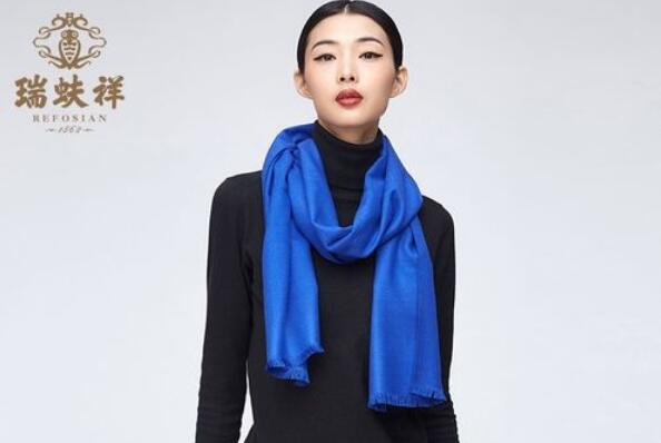 女士围巾品牌十大排行榜 宝石蝶上榜，第一曾是英国皇室御用品牌