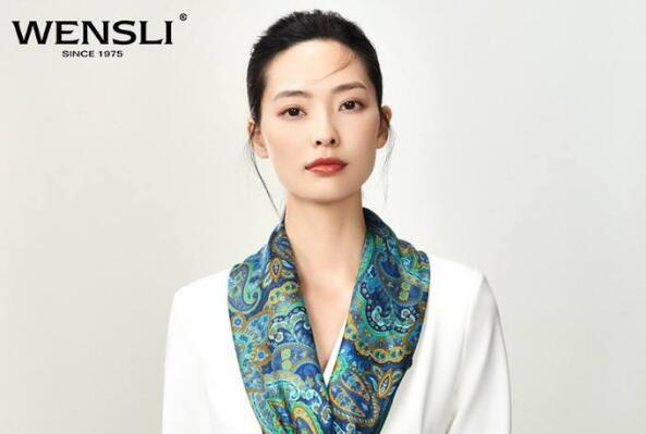 女士围巾品牌十大排行榜 宝石蝶上榜，第一曾是英国皇室御用品牌