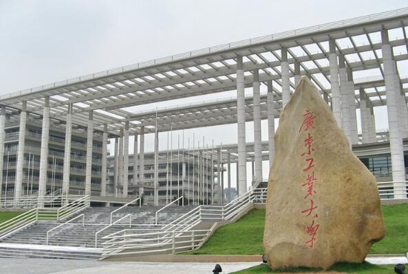 广东十大名牌大学排名 深圳大学上榜，中山大学排名第一