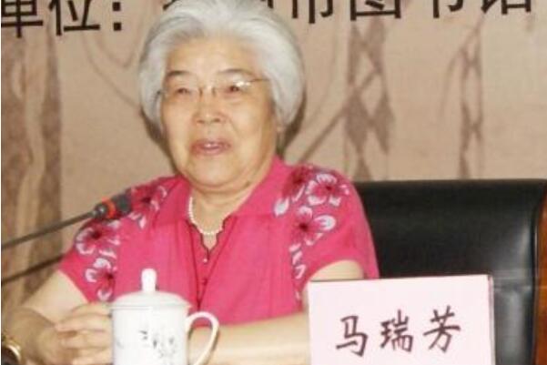 百家讲坛最受欢迎十大名嘴排行榜，易中天上榜，第七是开坛元勋