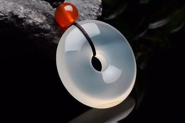 世界十大名贵玉石种类，蓝田玉上榜，第一被用于制造西汉国宝级文物