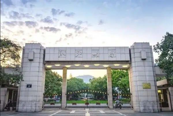 中国十大名校排行榜，第二名北京大学，第一名中国人都知道