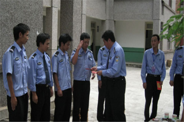 公务员十大最辛苦岗位：乡镇公务员上榜，森林公安在最后