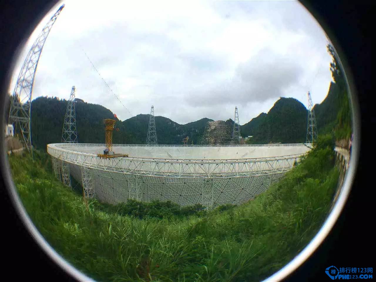 世界上最大的单口径射电望远镜有多大?单口径达500米