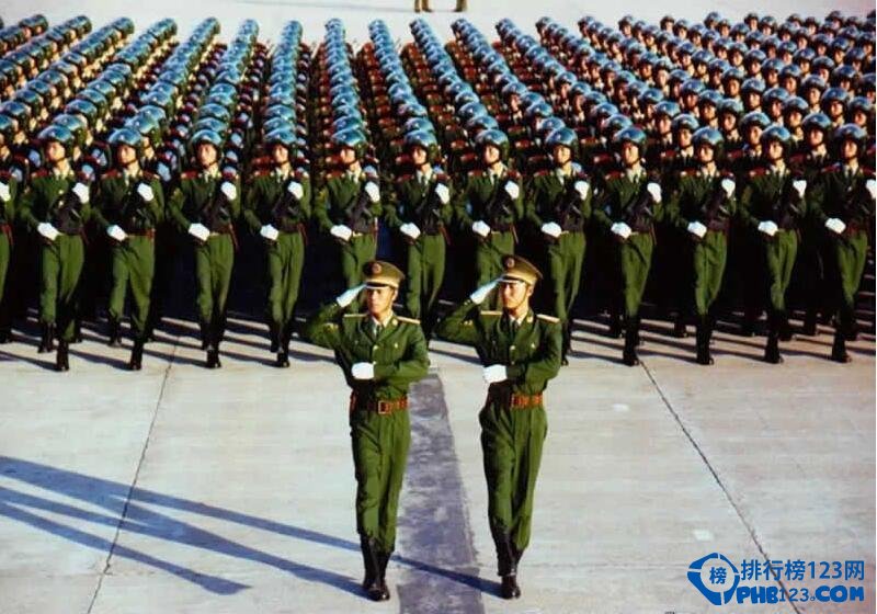 中国人民解放军的十大作战单位 最小是班最大是方面军